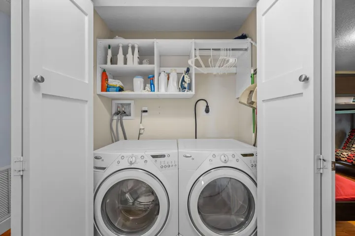 Laurndry Closet