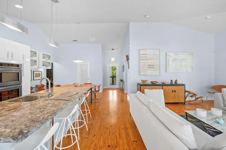 Kitchen/LR