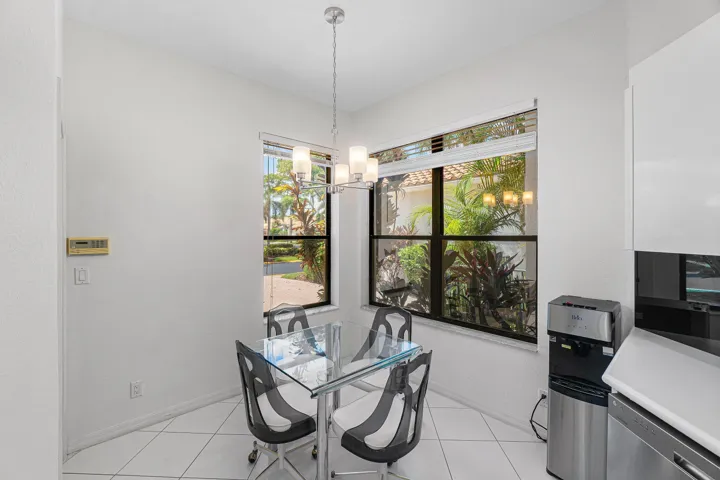 Breakfast area
