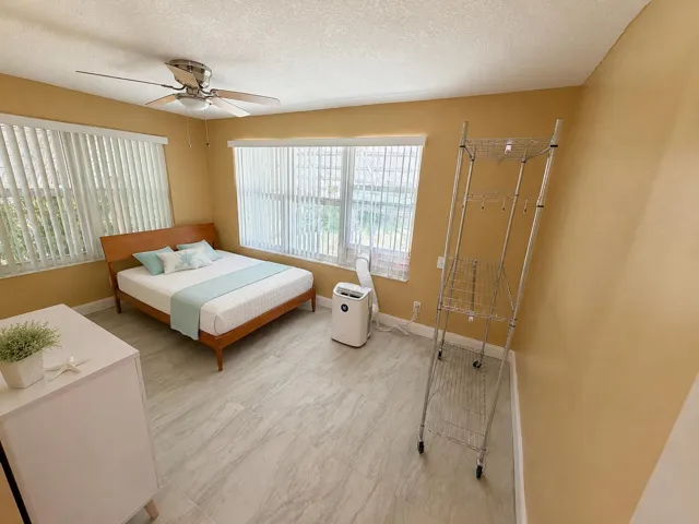 Smaller bedroom $1100