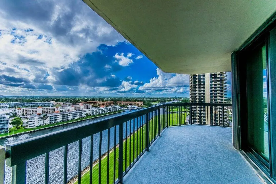 Wrap-around balcony