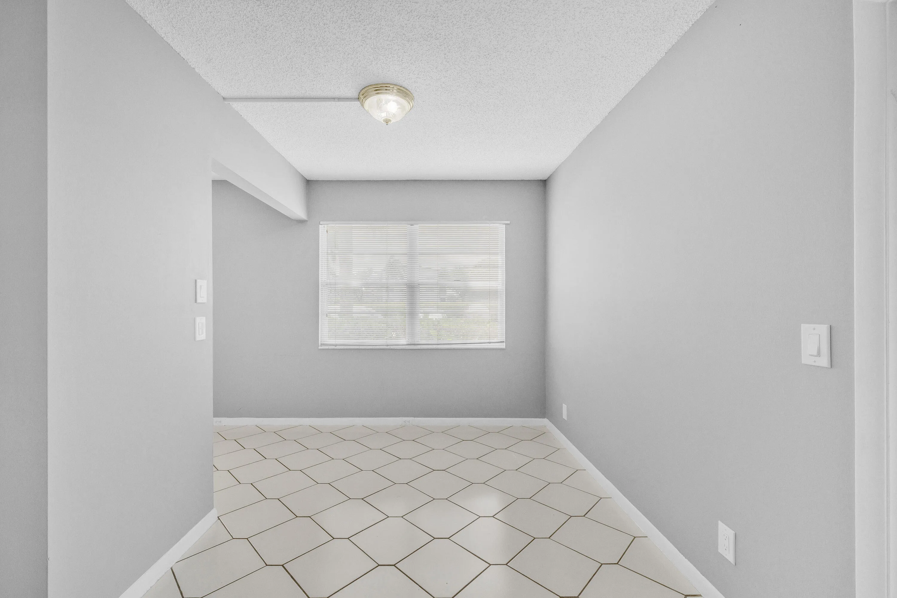 18 Dining Area (2)