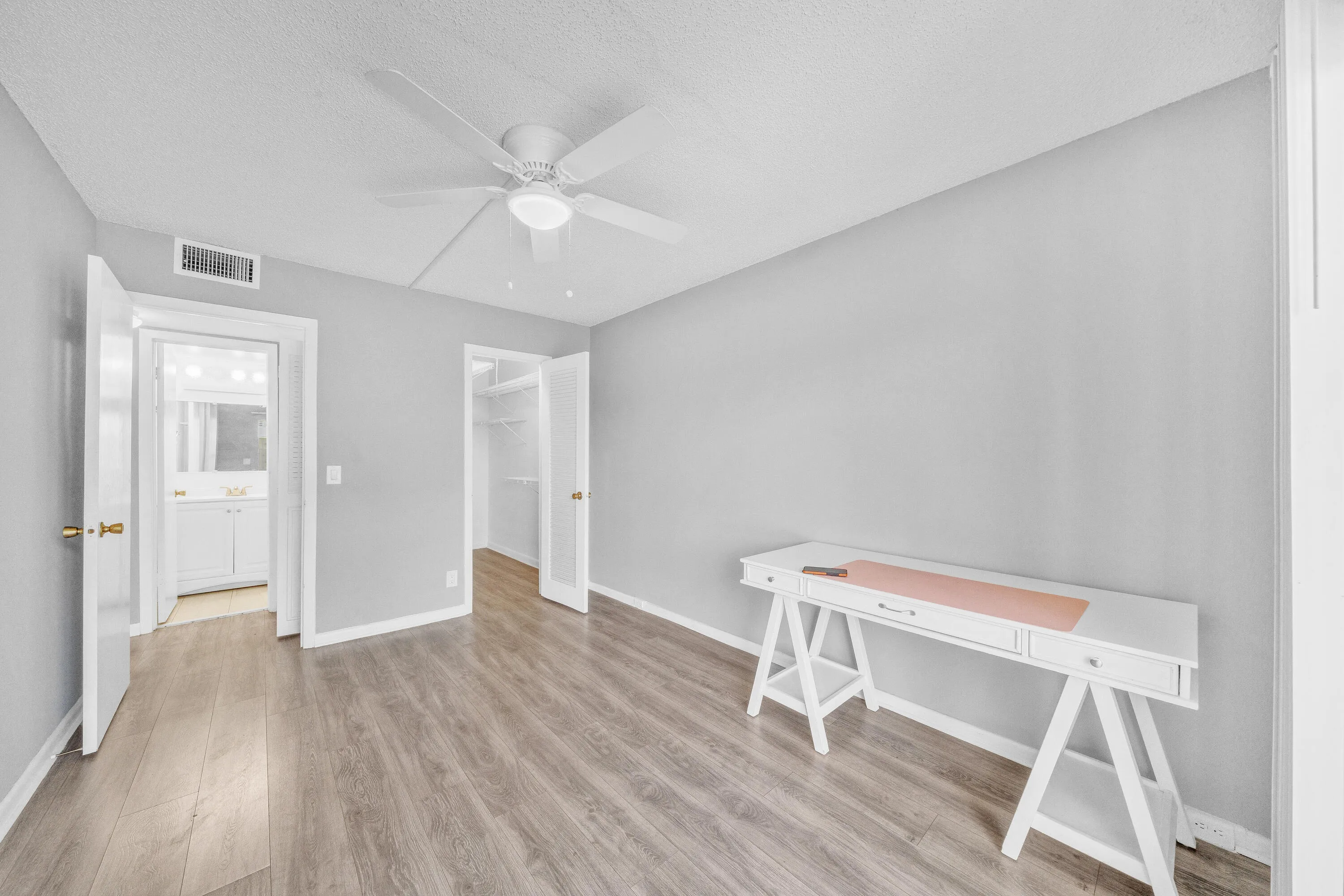 12 Guest Bedroom B (1)