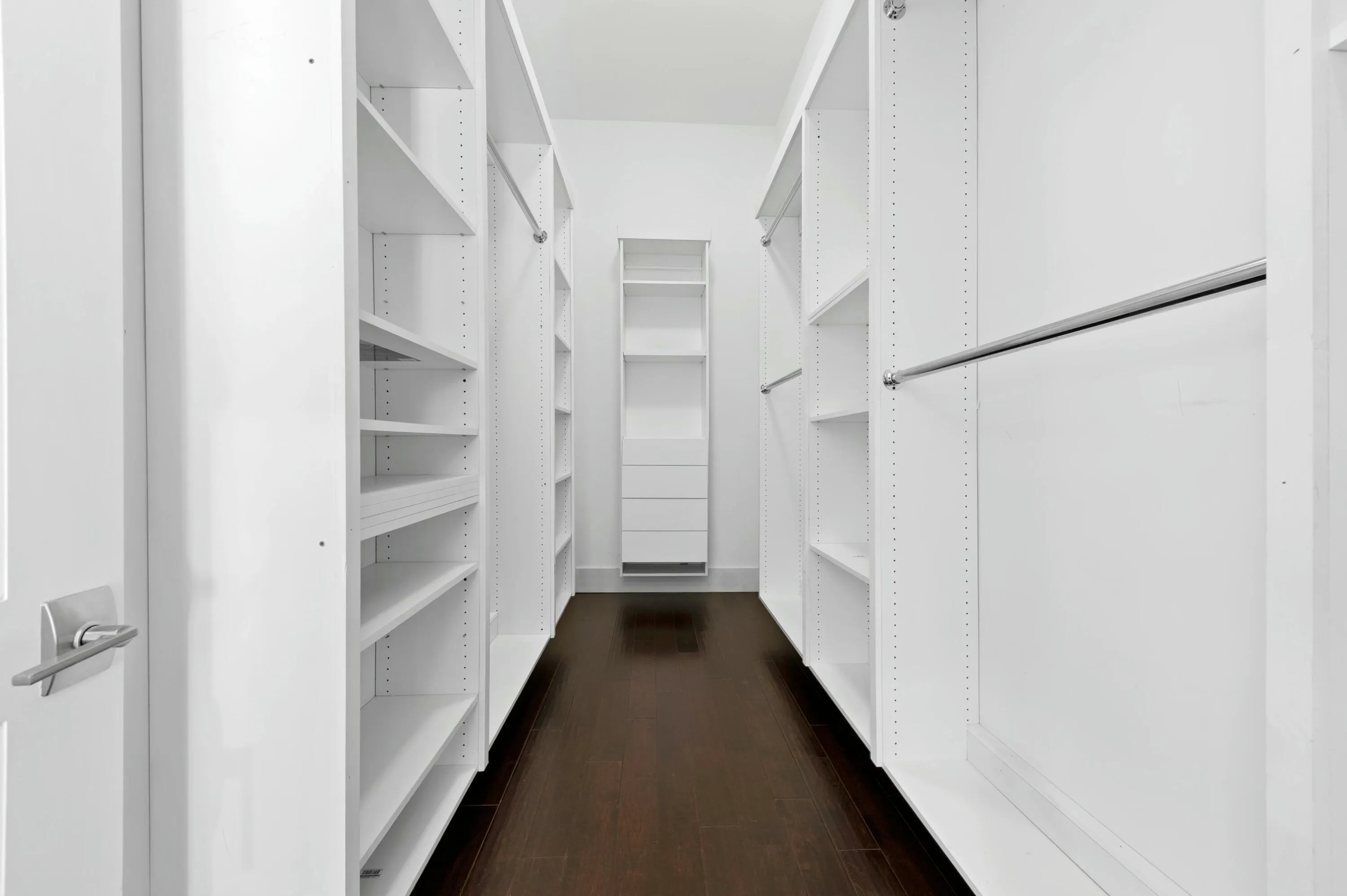 In law suite closet