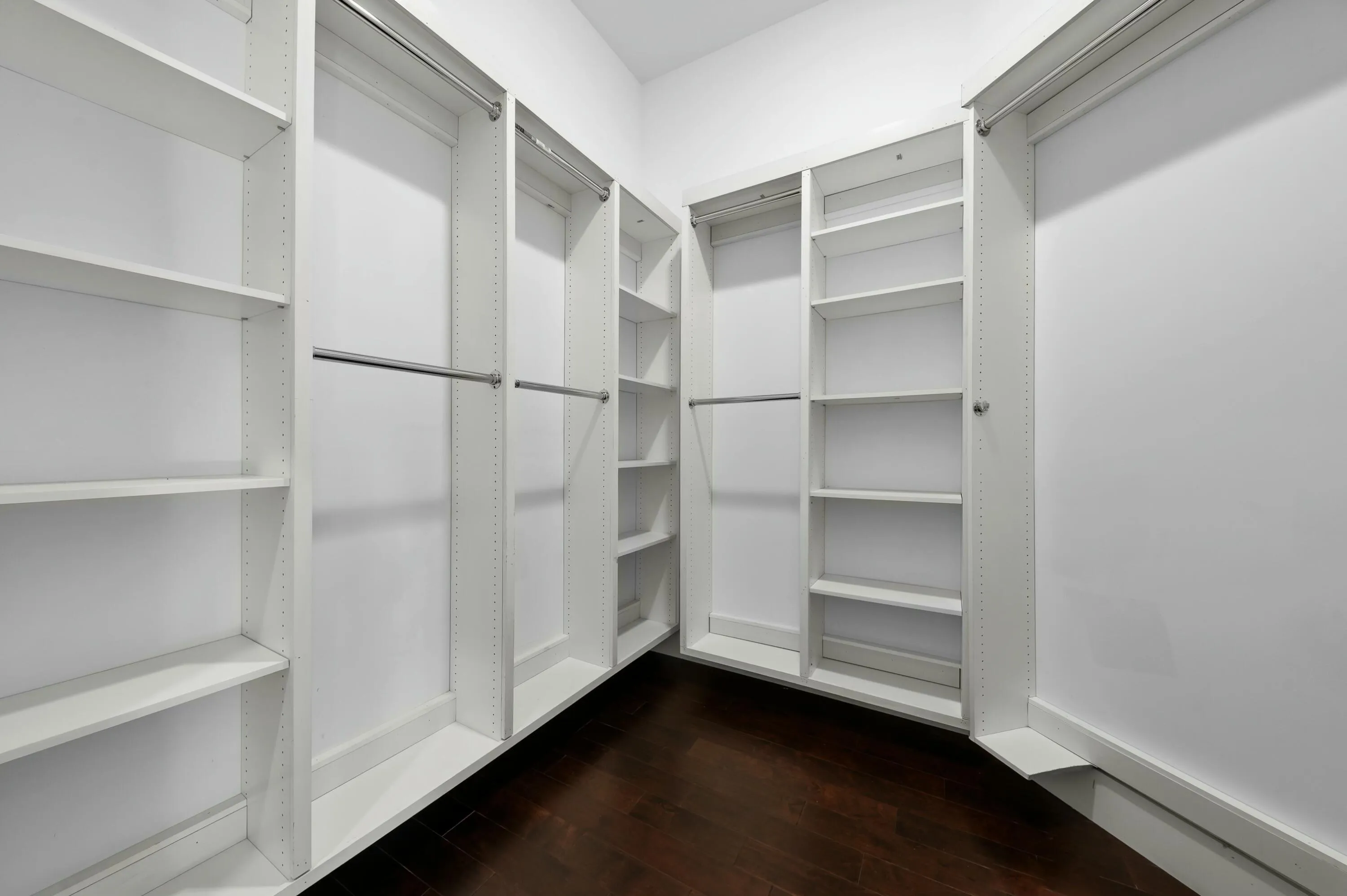 Master closet 2