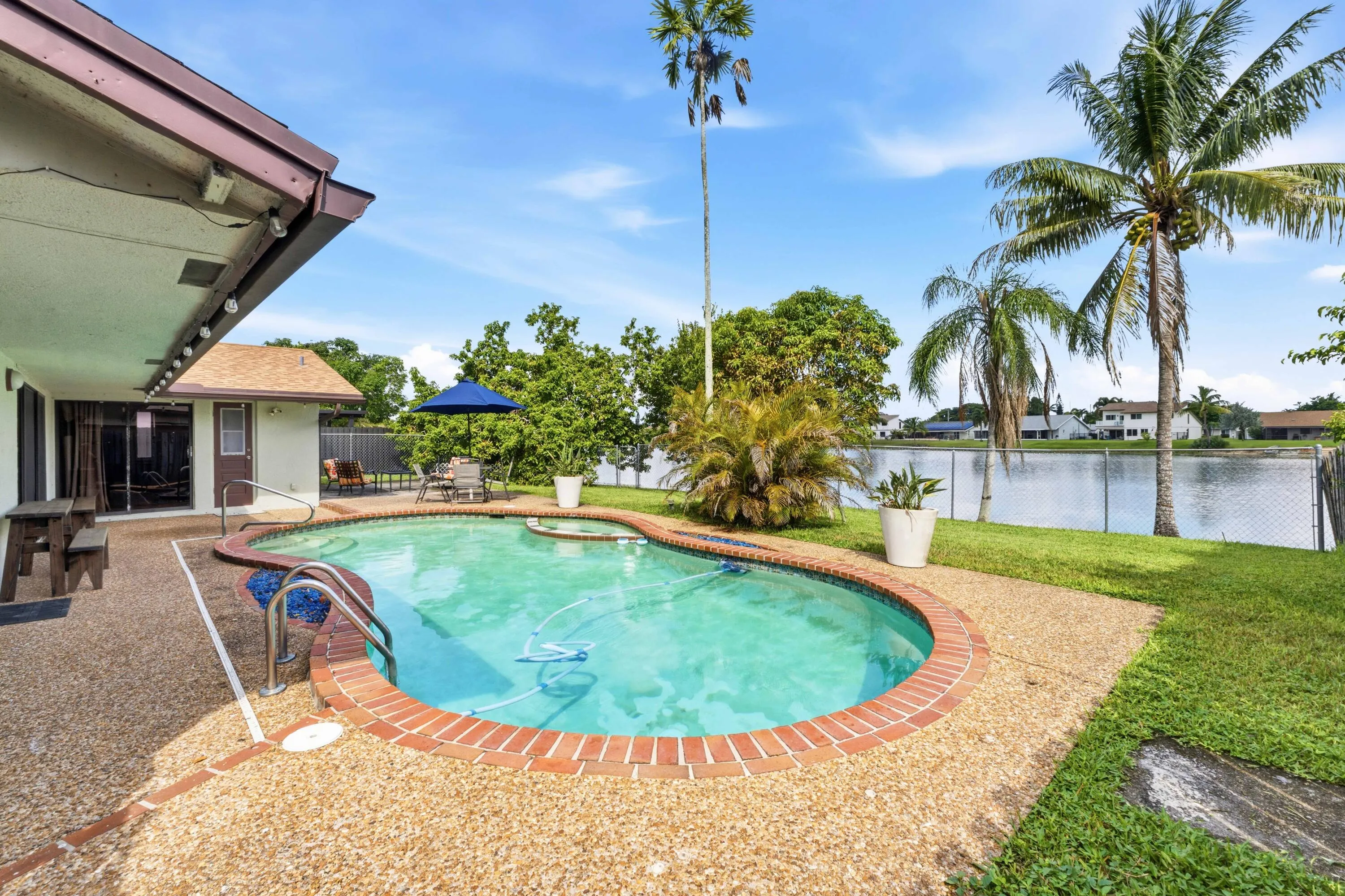 9437 NW 46th Ct_034