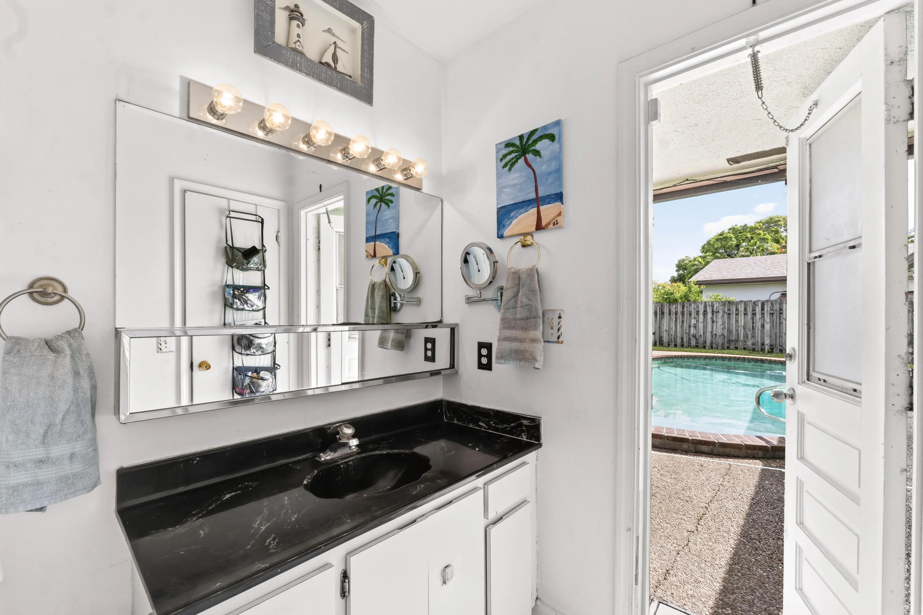 9437 NW 46th Ct_018