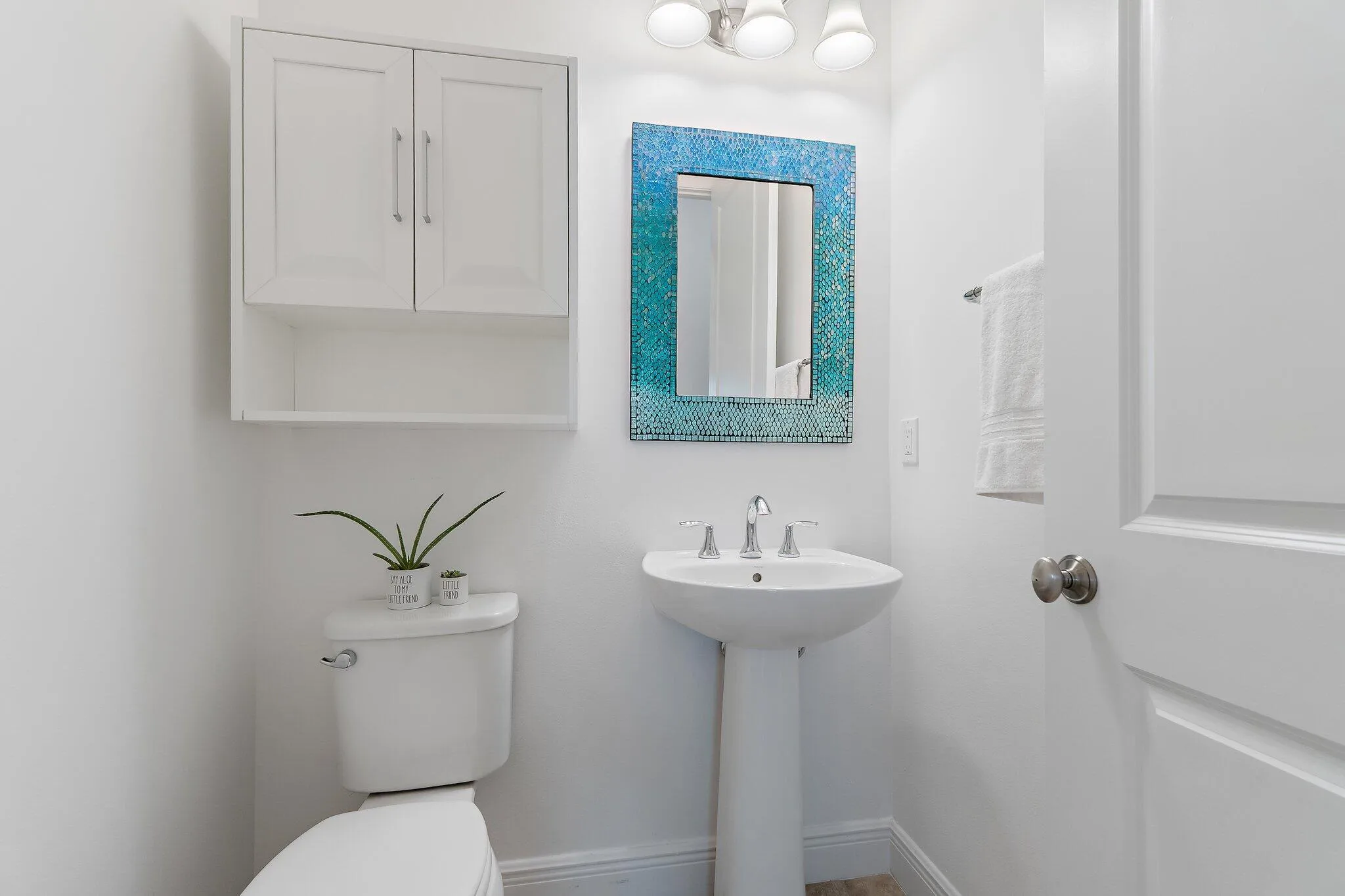 13640 Dumont