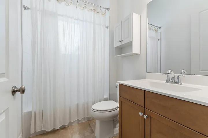 13640 Dumont