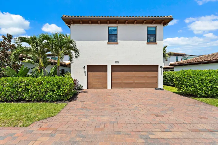 2.5 Car Garage