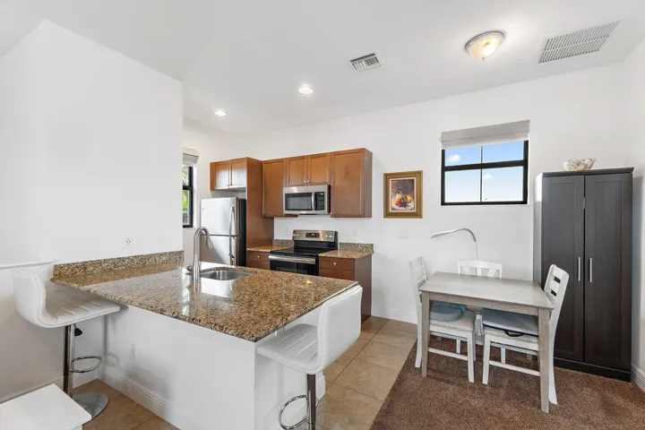 Casita Kitchen/Dining Area
