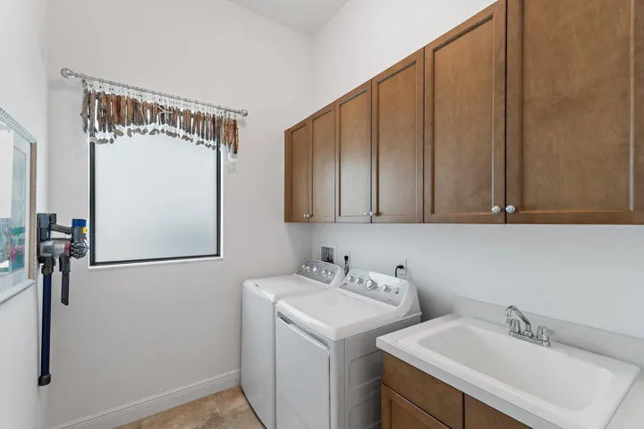 13640 Dumont