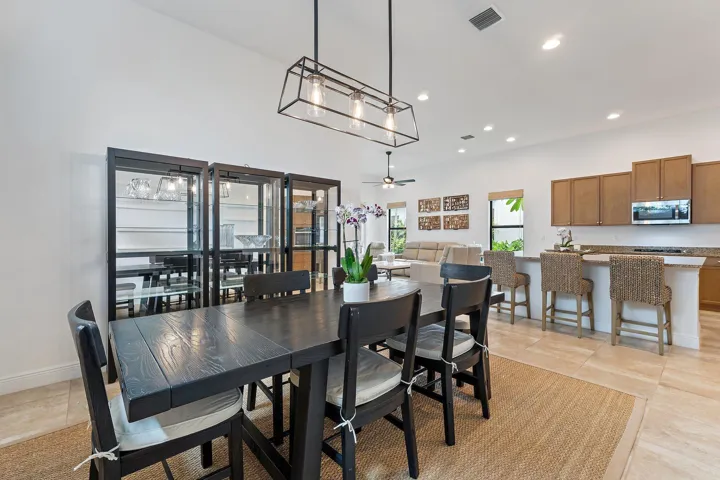 13640 Dumont