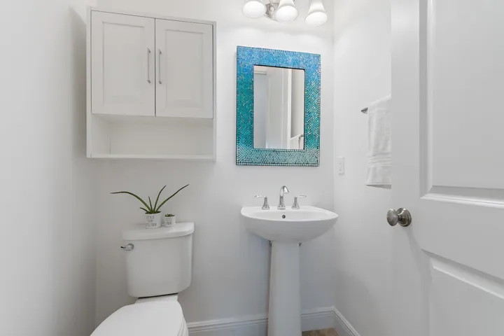 13640 Dumont
