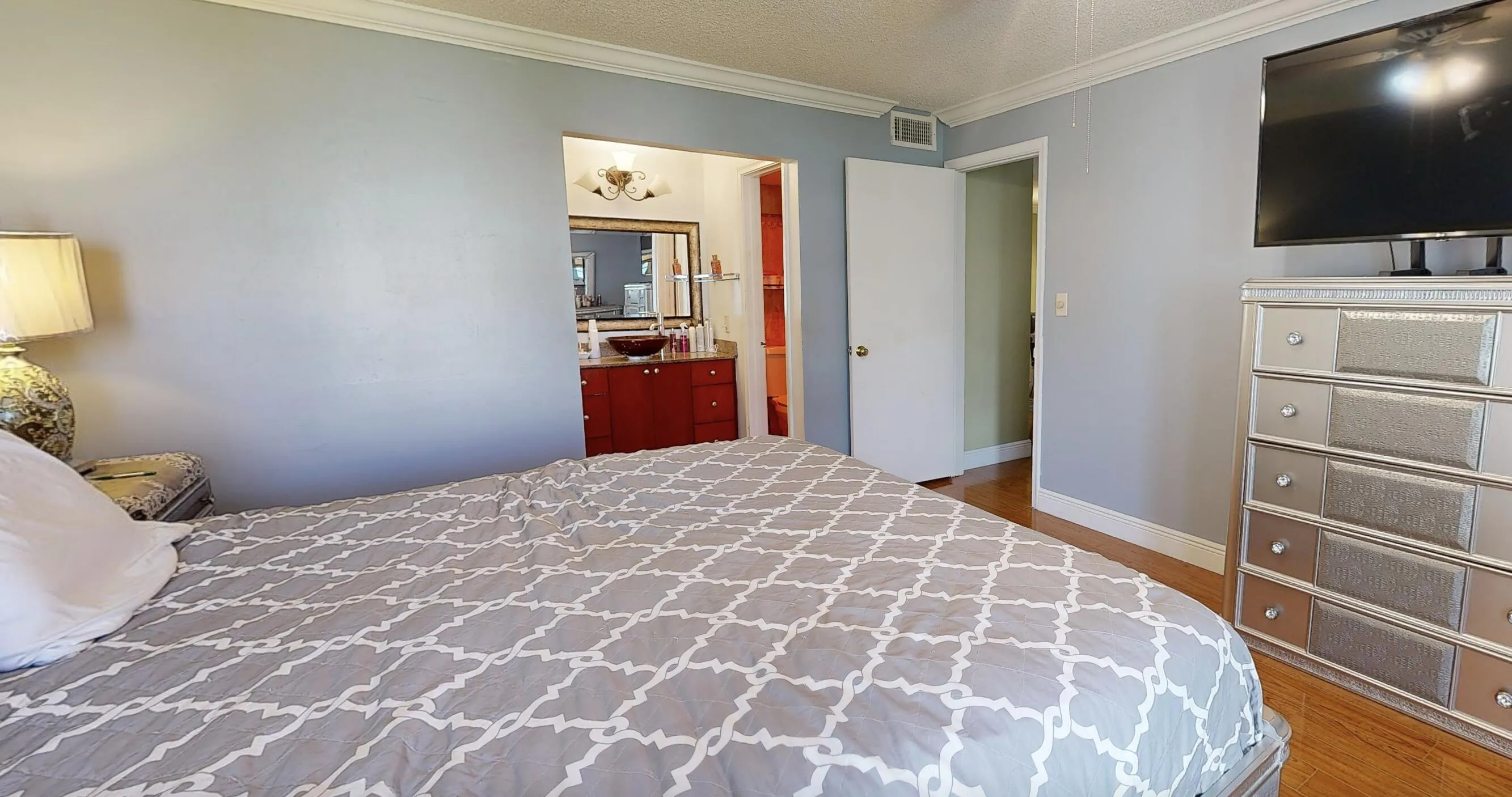 Main-Bedroom