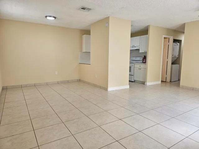 37th court living dining 3