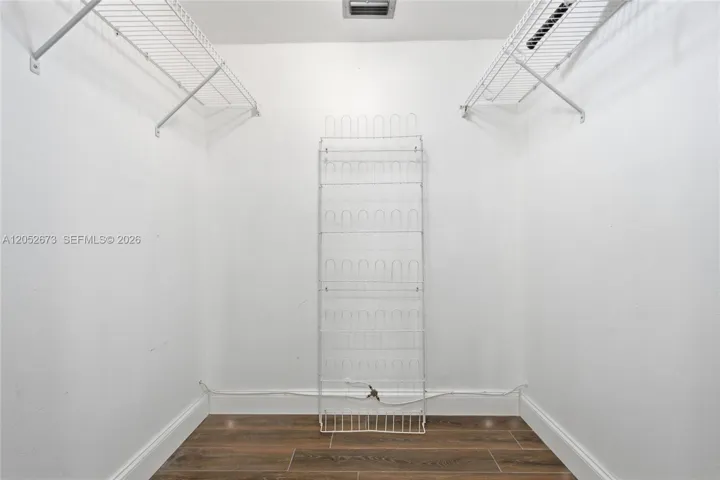 Walk-in Closet/ Master Bedroom