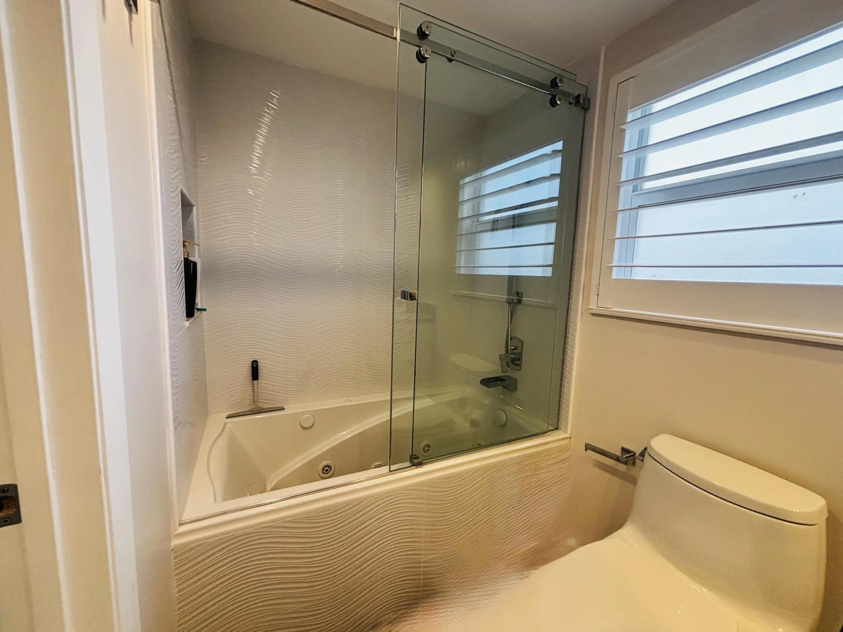 Master Bath Jetted tub