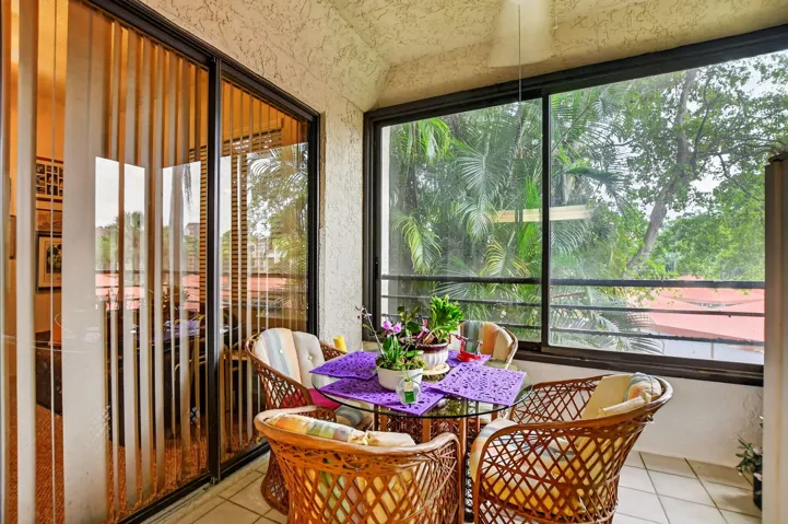 patio off kitchen