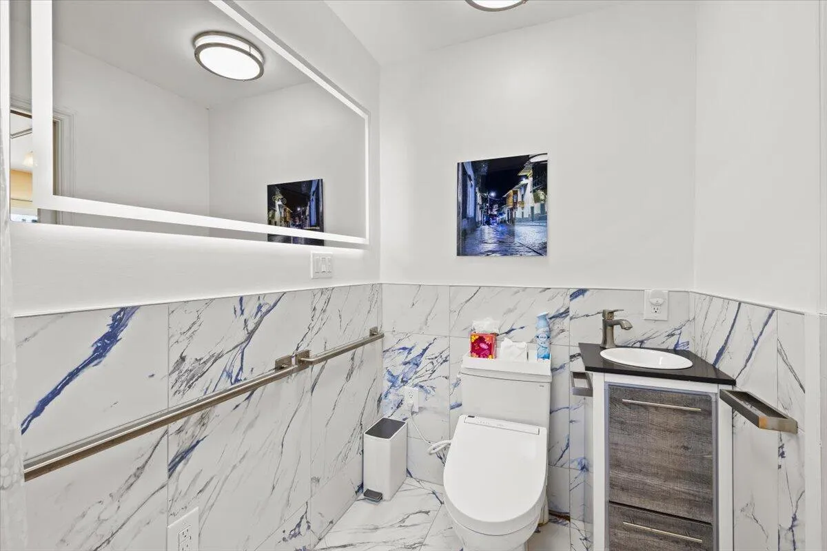 Bath with Barrier Free Access