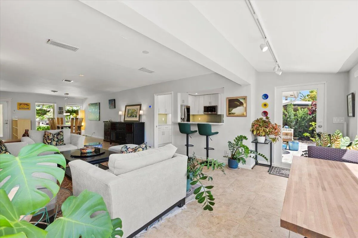 Bright Windows in Florida Room