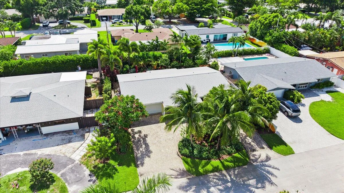 Quiet Coral Heights Neighborhood