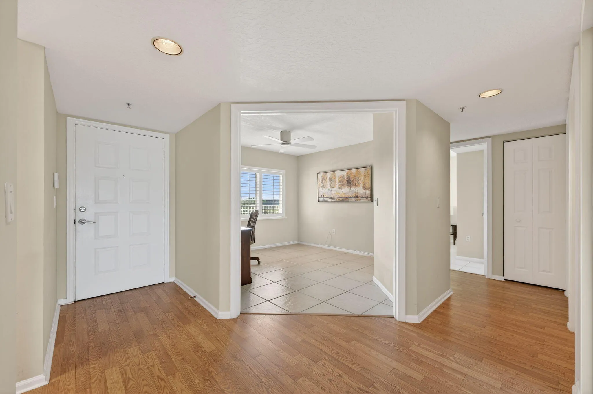 Foryer & Office/3rd Bedroom