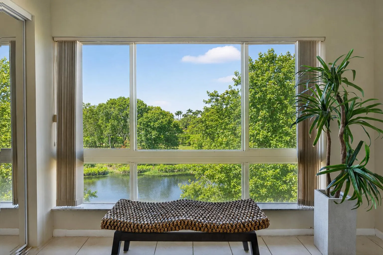Sunroom Lakeview
