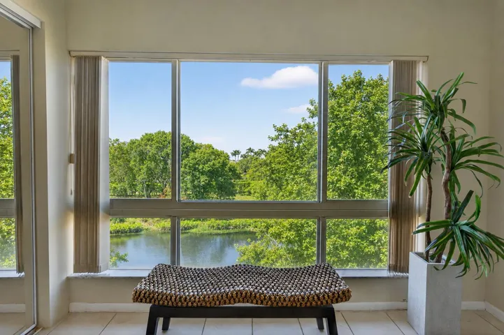 Sunroom Lakeview