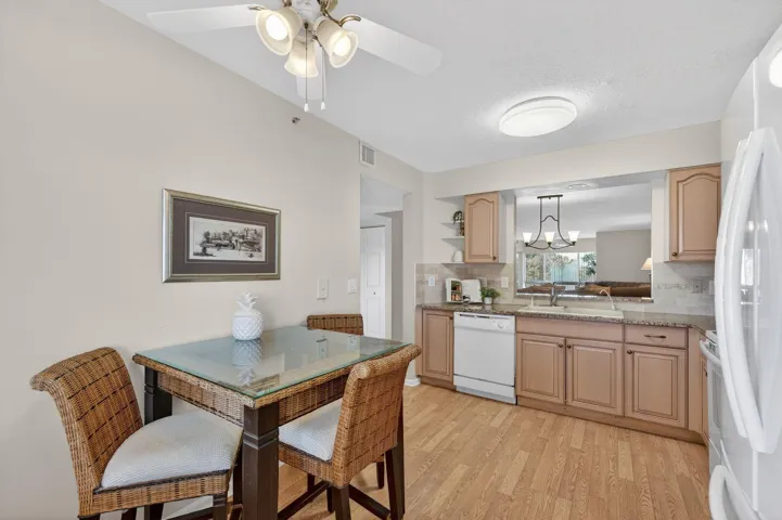 Dine-in Kitchen