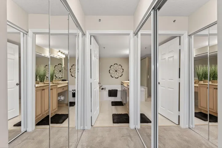 Primary Dual​​‌​​​​‌​​‌‌​‌‌​​​‌‌​‌​‌​‌​​​‌​​ Closets