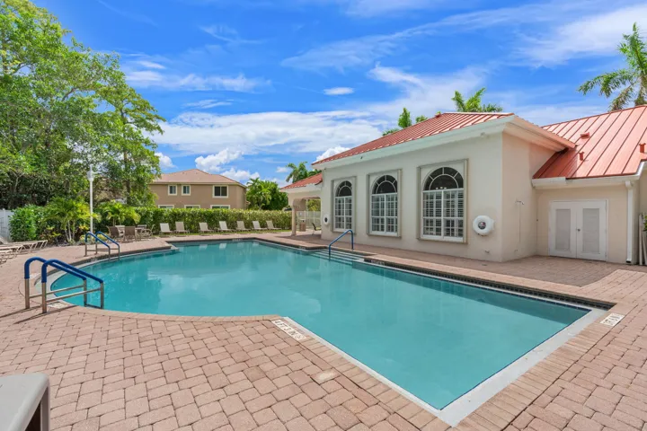 Community Pool/Clubhouse