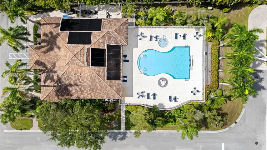 Community Clubhouse and Amenities