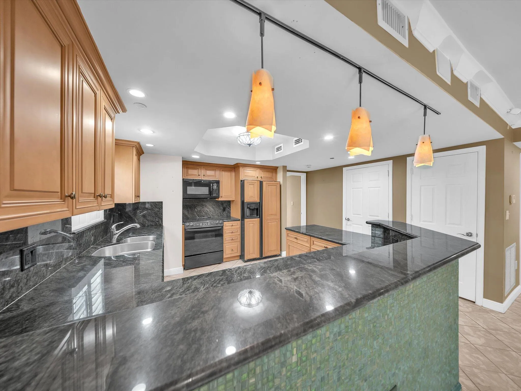 Breakfast bar