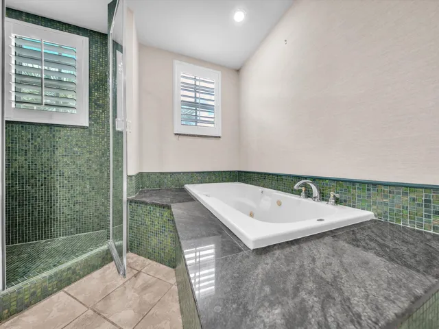 Seperate jetted tub and shower