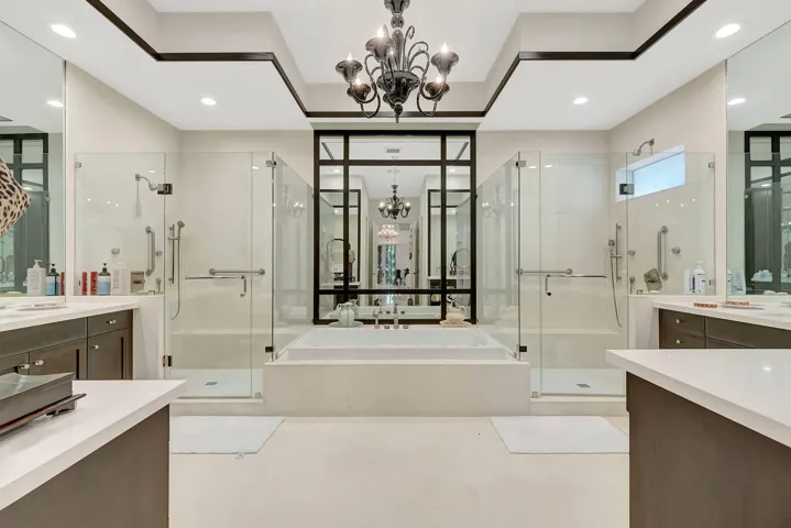 17070 MASTER BATH 33