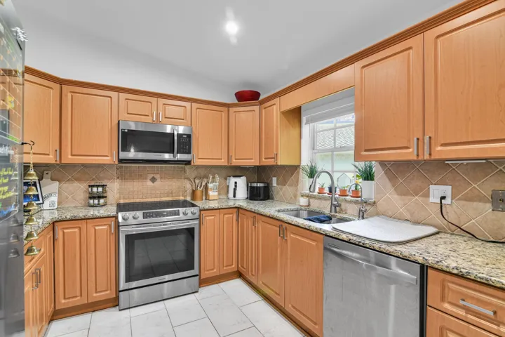 651 SW 176th Ave, Pembroke Pines -15
