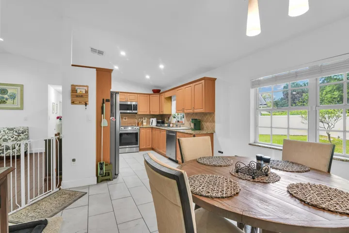 651 SW 176th Ave, Pembroke Pines -13