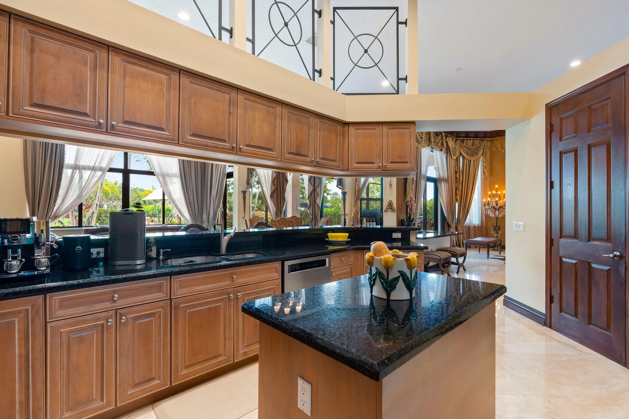 KITCHEN