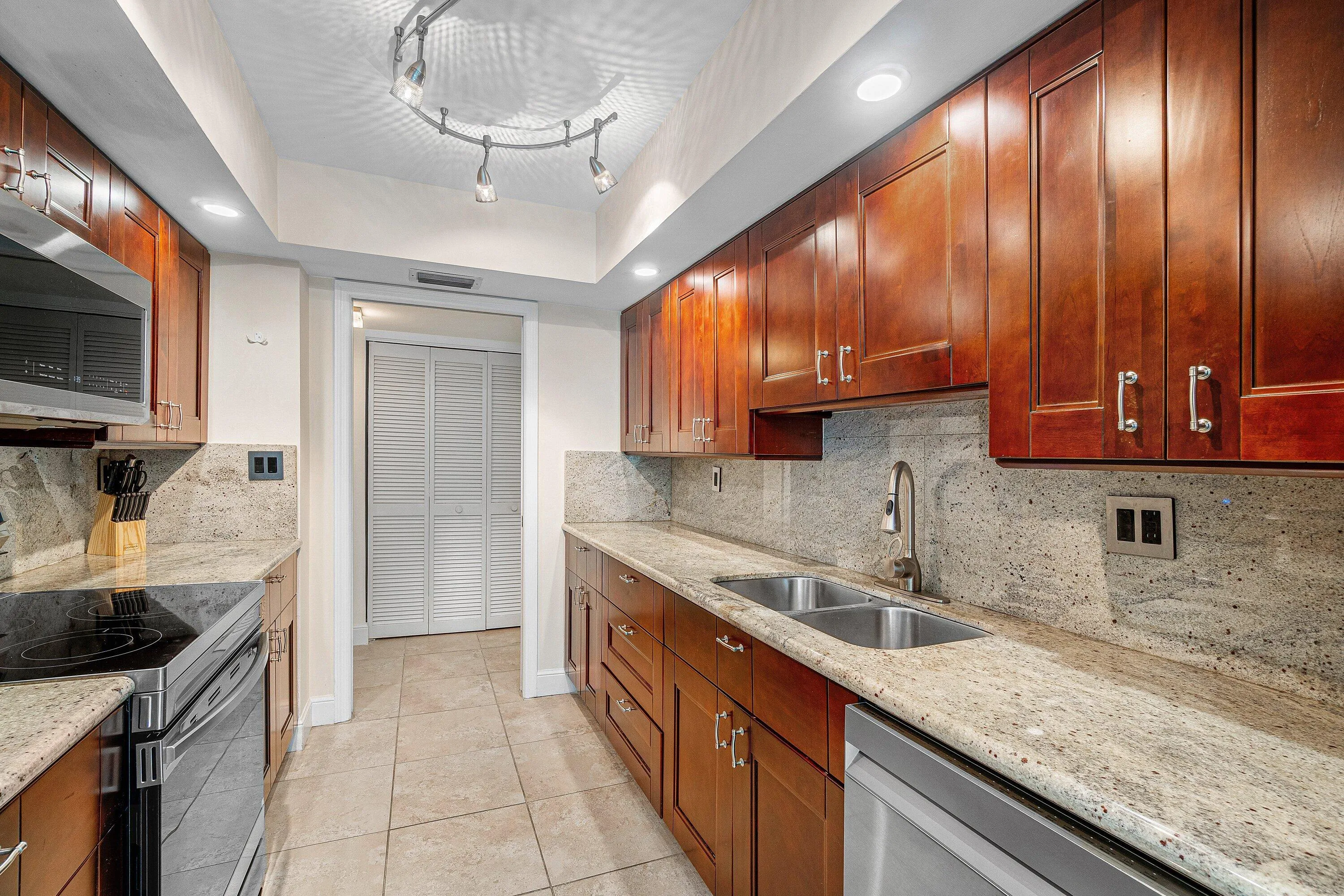 010-100Southeast5thAvenue-216-BocaRaton-