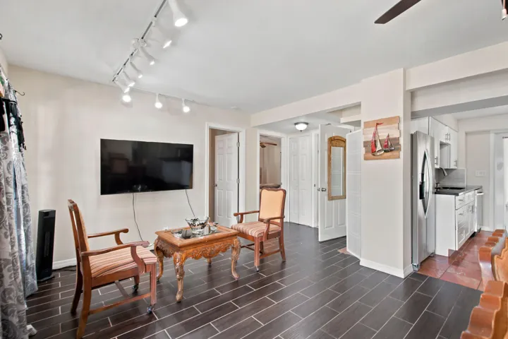 2nd Floor - Sitting area/living room