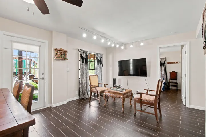 2nd Floor - Sitting area/living room