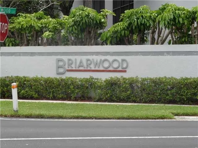 Briarwood Sign
