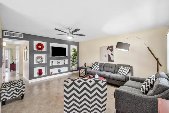 011-737FlandersP-DelrayBeach-FL-33484-SM