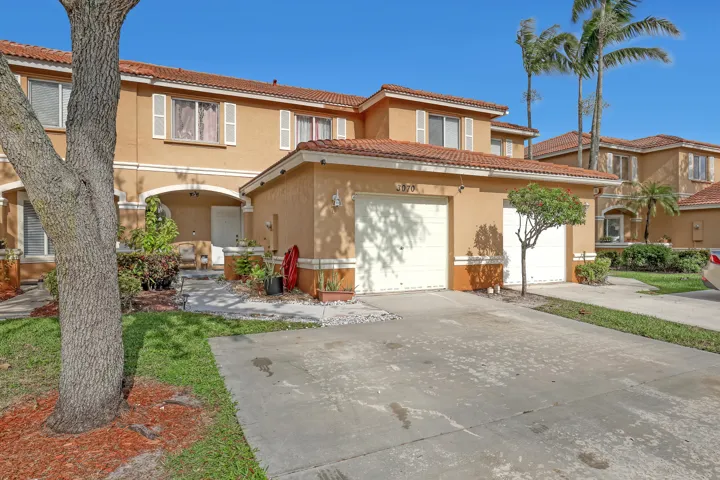 3070 Waddell (3)