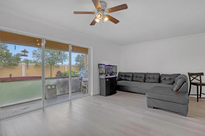 3070 Waddell (10)