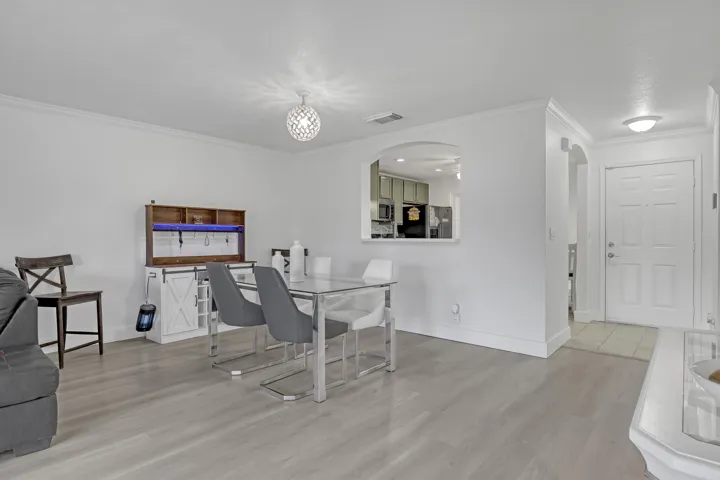 3070 Waddell (8)