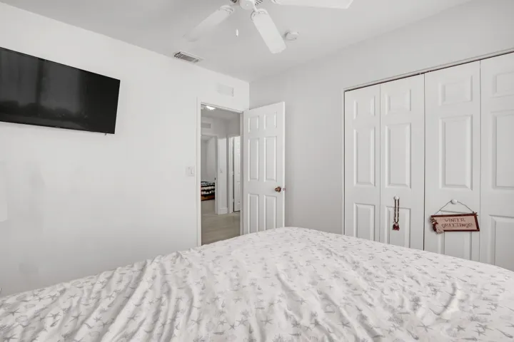 3070 Waddell (24)