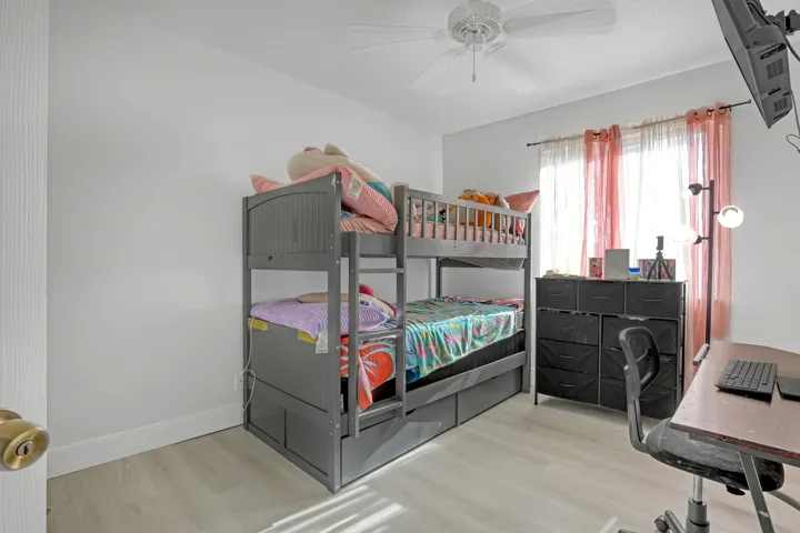 3070 Waddell (20)