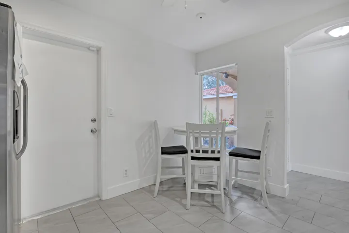 3070 Waddell (13)